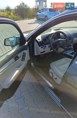 Універсал Mercedes-Benz C-Class 2012 в 
