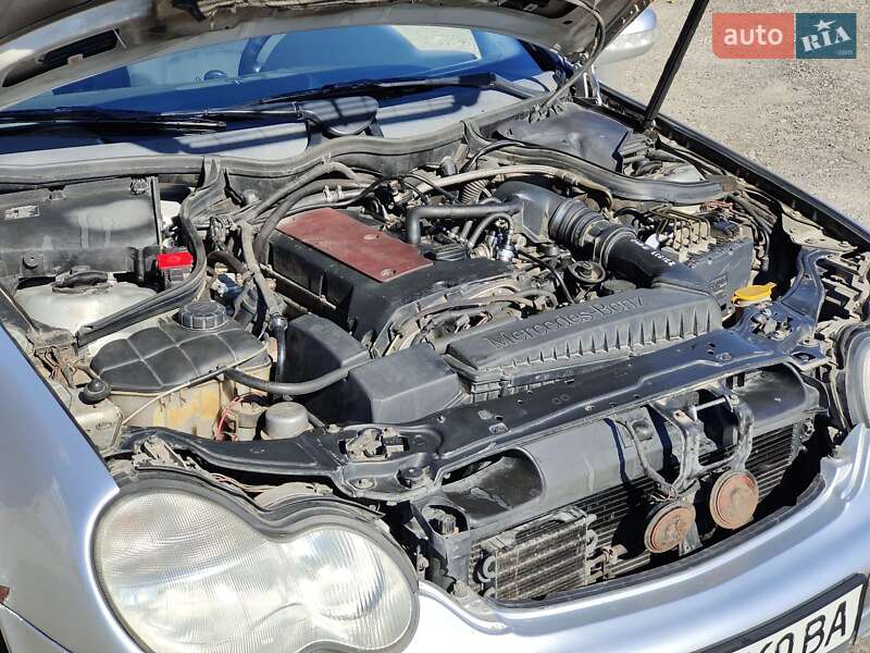 Седан Mercedes-Benz C-Class 2001 в Черновцах