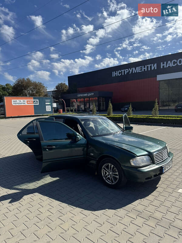 Седан Mercedes-Benz C-Class 1998 в Виннице фото 82 Седан Mercedes-Benz C-Class 1998 в Виннице
