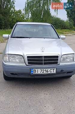 Седан Mercedes-Benz C-Class 1994 в  фото 3 Седан Mercedes-Benz C-Class 1994 в