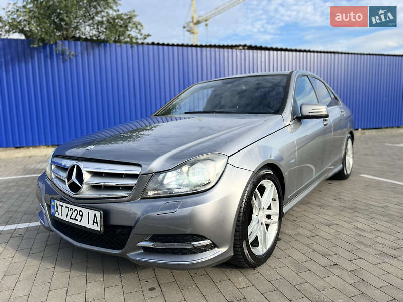 Седан Mercedes-Benz C-Class 2011 в Ивано-Франковске