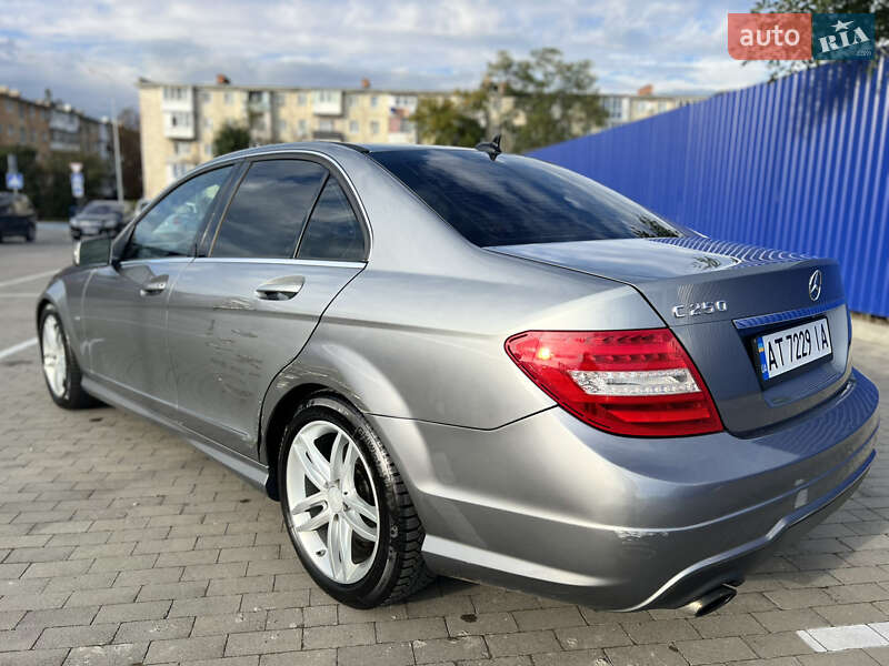 Седан Mercedes-Benz C-Class 2011 в Ивано-Франковске