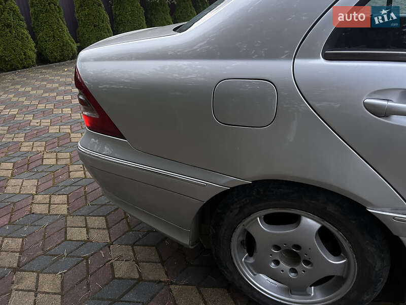 Седан Mercedes-Benz C-Class 2000 в Болехове