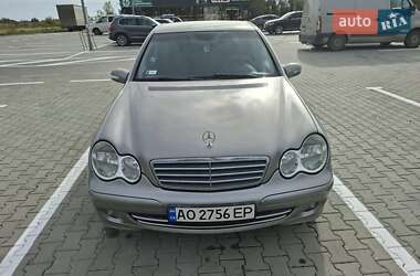 Седан Mercedes-Benz C-Class 2004 в 