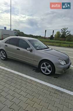 Седан Mercedes-Benz C-Class 2004 в 
