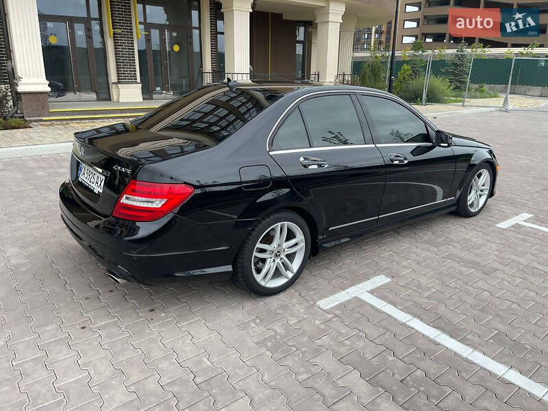 Седан Mercedes-Benz C-Class 2011 в 