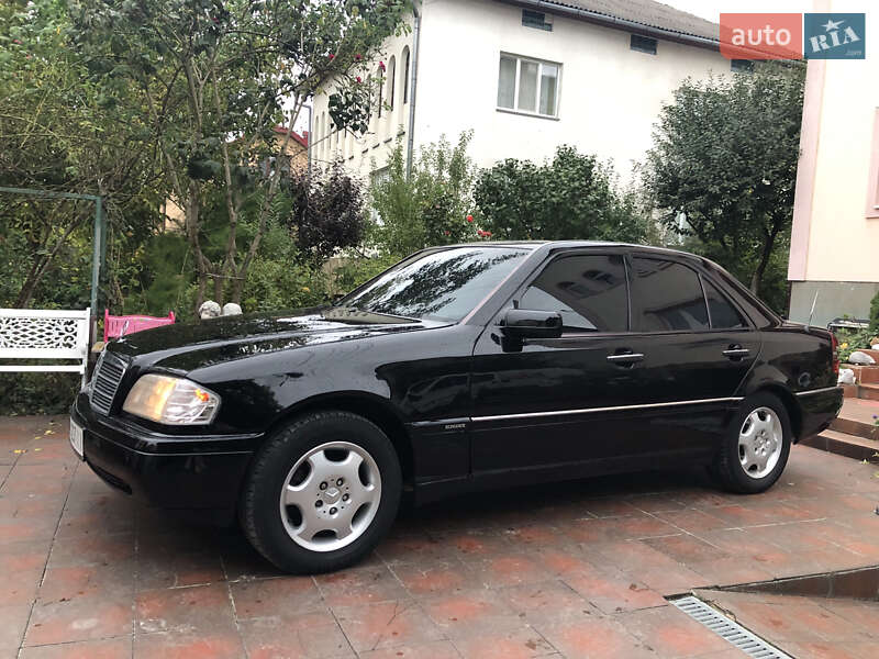 Седан Mercedes-Benz C-Class 1995 в Ивано-Франковске
