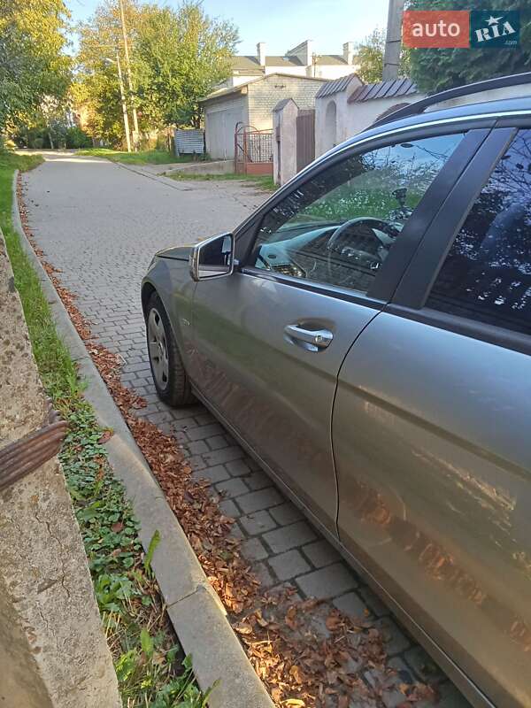 Универсал Mercedes-Benz C-Class 2010 в Львове