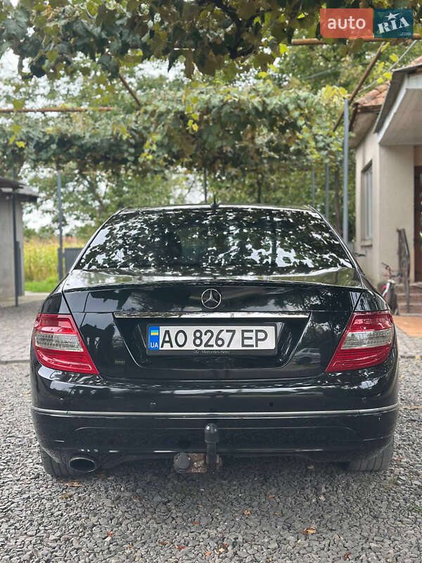 Седан Mercedes-Benz C-Class 2007 в Белках