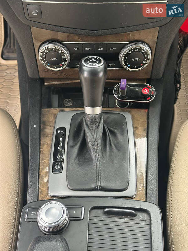 Седан Mercedes-Benz C-Class 2007 в Белках