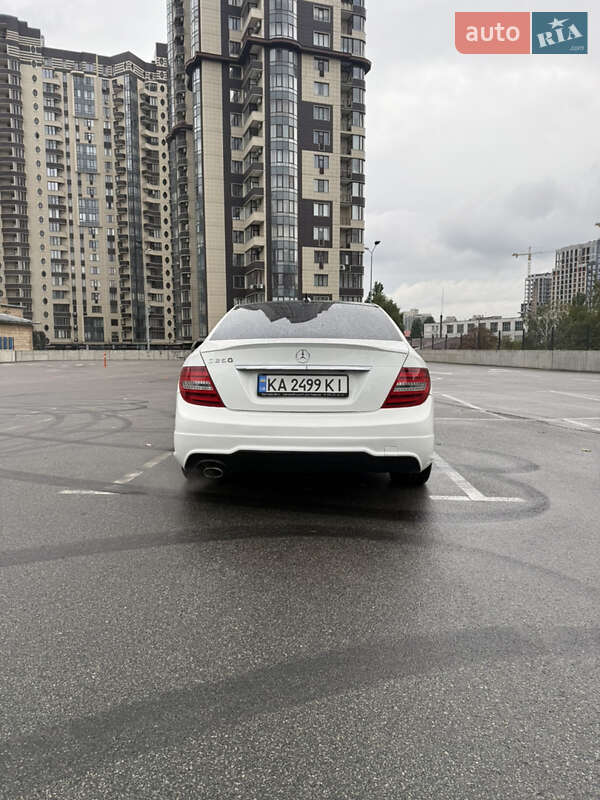 Седан Mercedes-Benz C-Class 2013 в Киеве