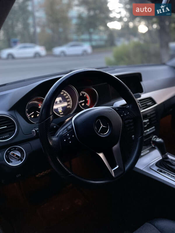 Седан Mercedes-Benz C-Class 2013 в Киеве фото 9 Седан Mercedes-Benz C-Class 2013 в Киеве