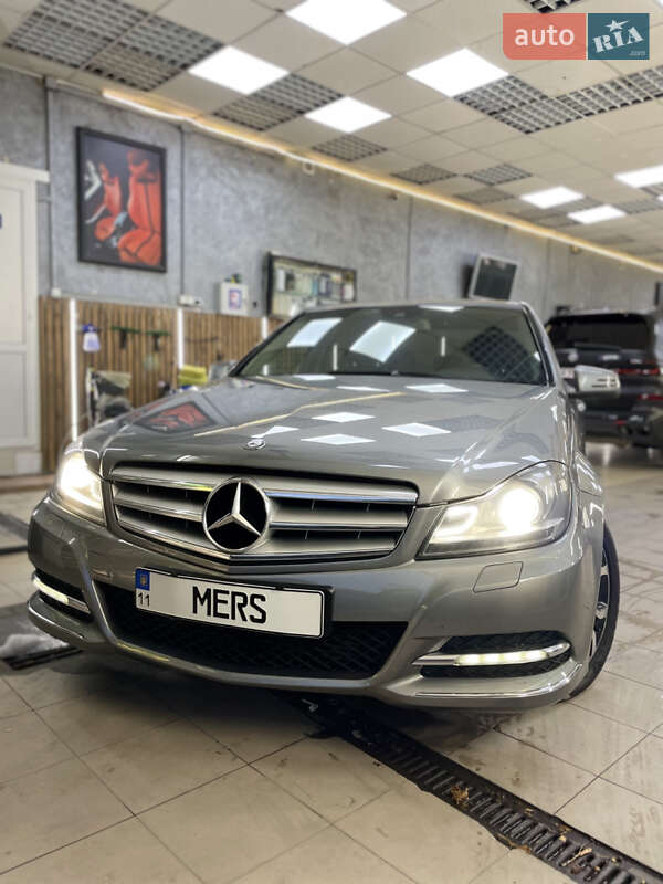Седан Mercedes-Benz C-Class 2013 в Киеве фото 20 Седан Mercedes-Benz C-Class 2013 в Киеве