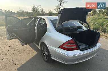 Седан Mercedes-Benz C-Class 2004 в 