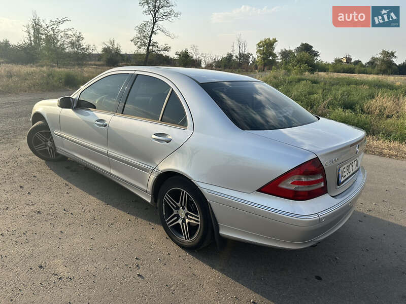 Седан Mercedes-Benz C-Class 2004 в Запоріжжі