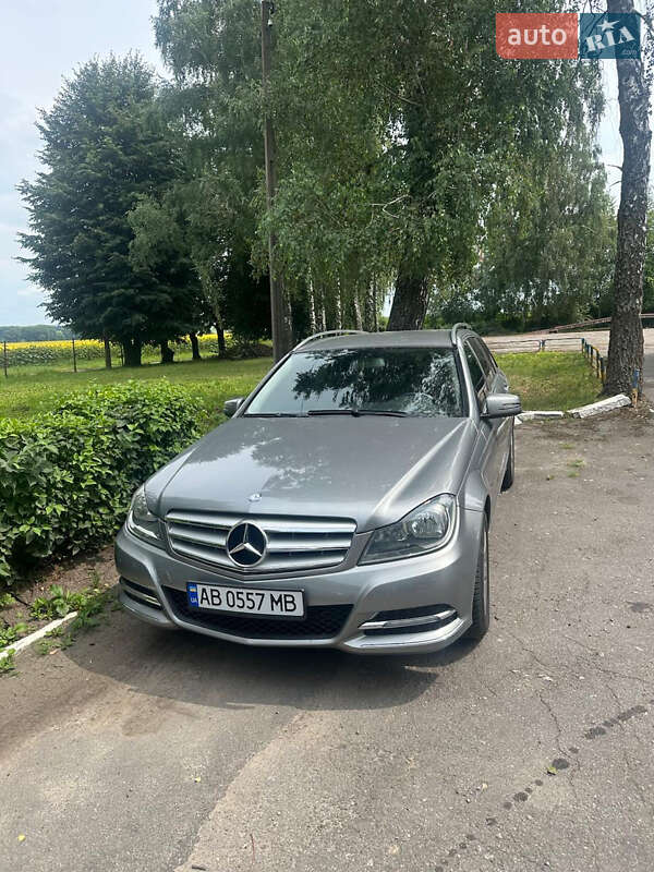 Mercedes-Benz C-Class 2011
