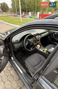 Универсал Mercedes-Benz C-Class 2004 в 
