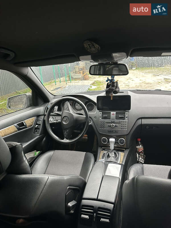 Универсал Mercedes-Benz C-Class 2011 в Львове