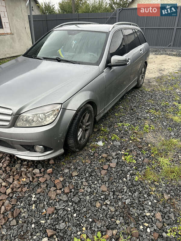 Универсал Mercedes-Benz C-Class 2011 в Львове