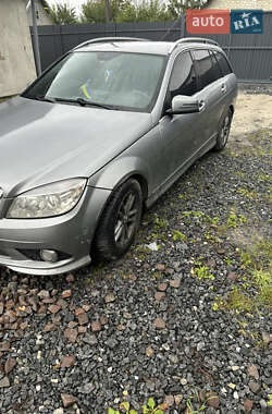 Універсал Mercedes-Benz C-Class 2011 в 