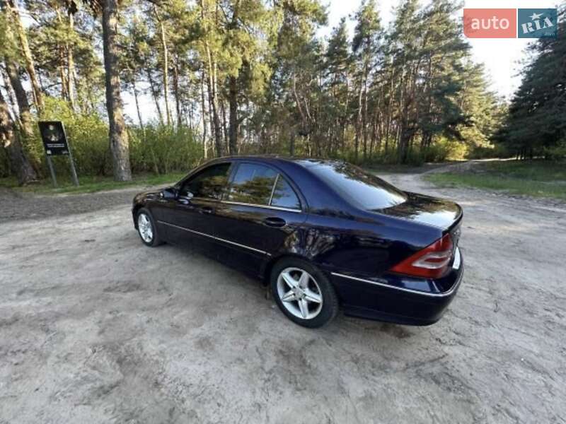 Седан Mercedes-Benz C-Class 2000 в Дніпрі