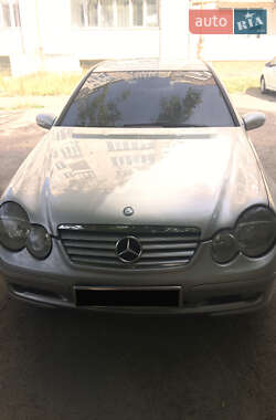 Купе Mercedes-Benz C-Class 2001 в 