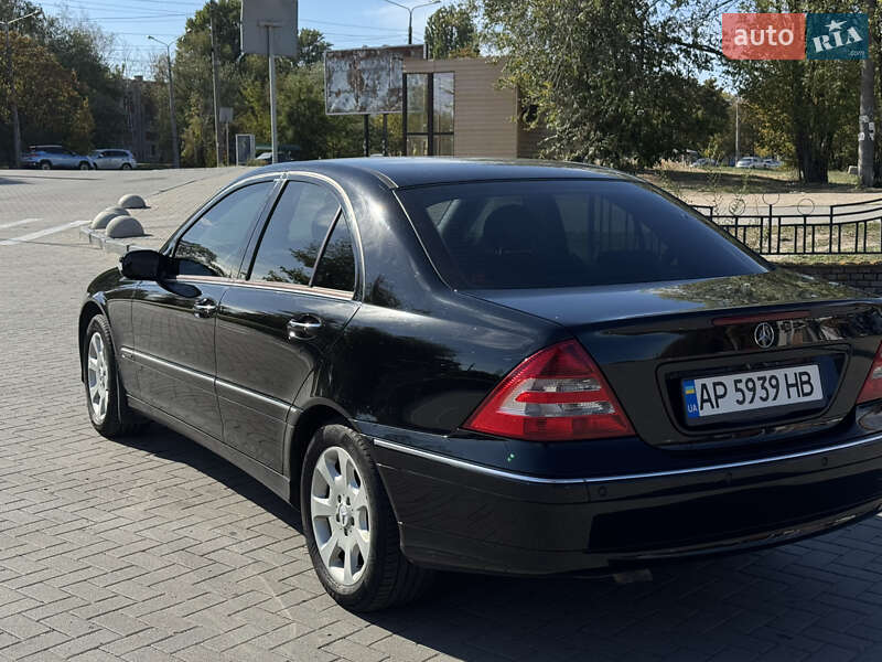 Седан Mercedes-Benz C-Class 2004 в Запоріжжі фото 5 Седан Mercedes-Benz C-Class 2004 в Запоріжжі