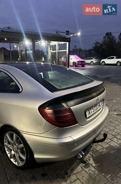 Купе Mercedes-Benz C-Class 2001 в 