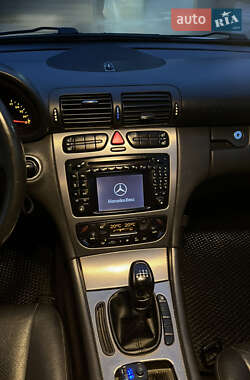 Купе Mercedes-Benz C-Class 2001 в 