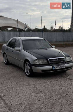 Седан Mercedes-Benz C-Class 1995 в Киеве