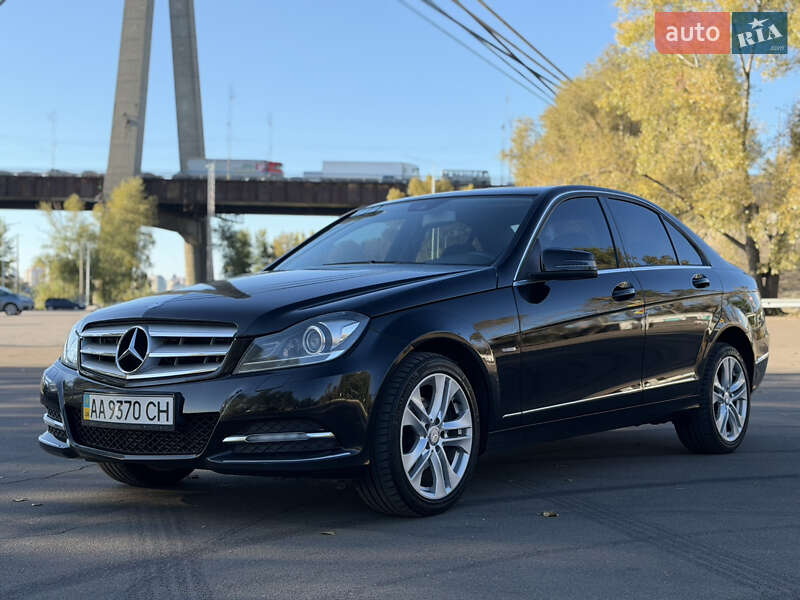 Седан Mercedes-Benz C-Class 2011 в 