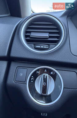 Седан Mercedes-Benz C-Class 2011 в 