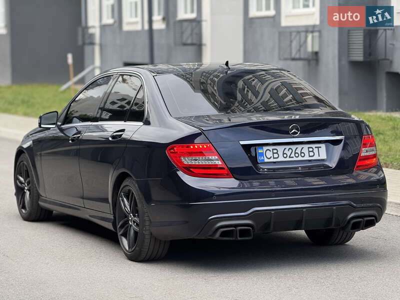 Седан Mercedes-Benz C-Class 2012 в Чернигове
