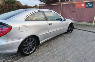 Купе Mercedes-Benz C-Class 2004 в 