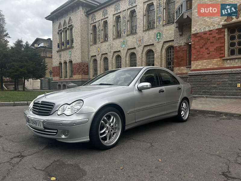 Седан Mercedes-Benz C-Class 2004 в 