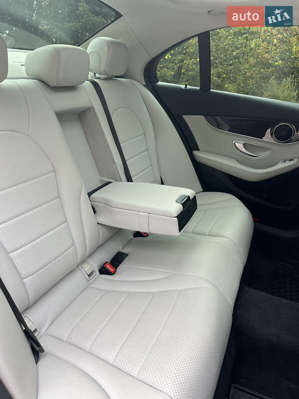 Седан Mercedes-Benz C-Class 2017 в Харькове фото 15 Седан Mercedes-Benz C-Class 2017 в Харькове