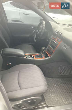 Универсал Mercedes-Benz C-Class 2003 в 