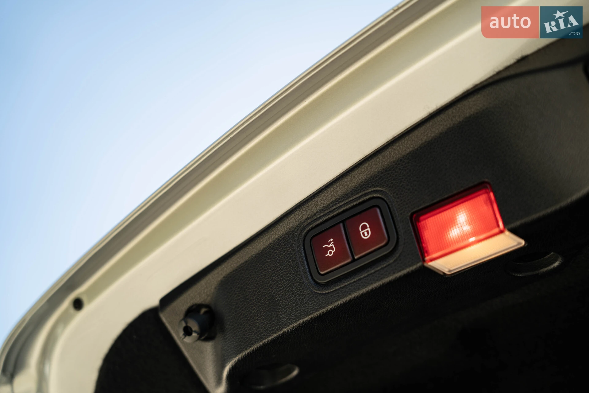2016 Mercedes-Benz C-klasse - мініатюра 39