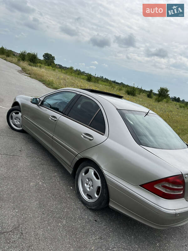 Седан Mercedes-Benz C-Class 2002 в Полонном