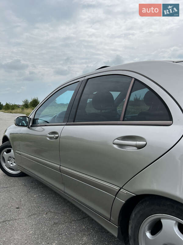 Седан Mercedes-Benz C-Class 2002 в Полонном