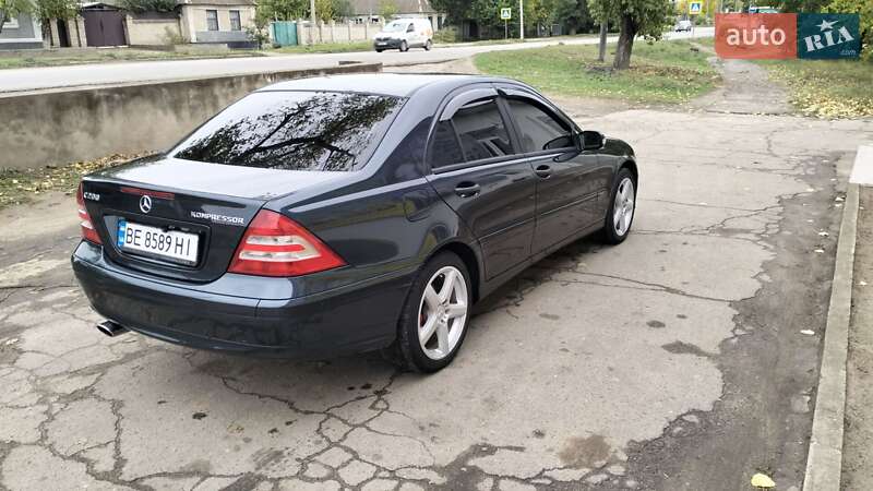 Седан Mercedes-Benz C-Class 2004 в Новій Одесі