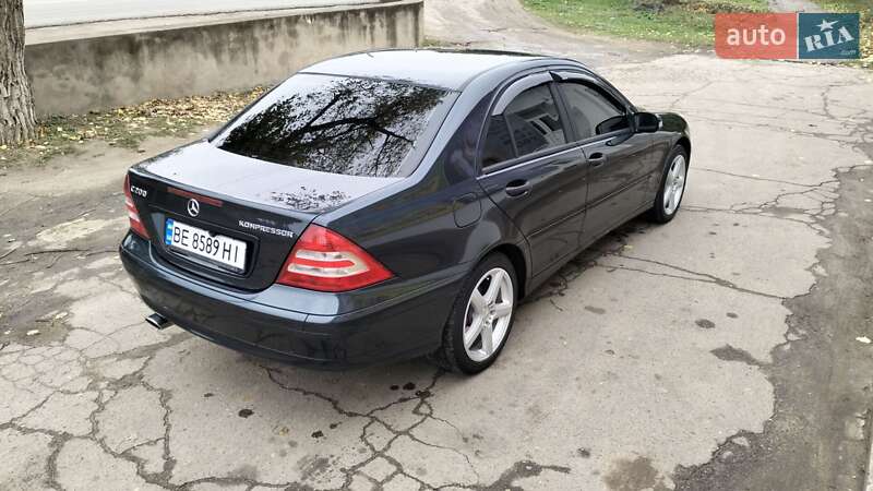 Седан Mercedes-Benz C-Class 2004 в Новій Одесі