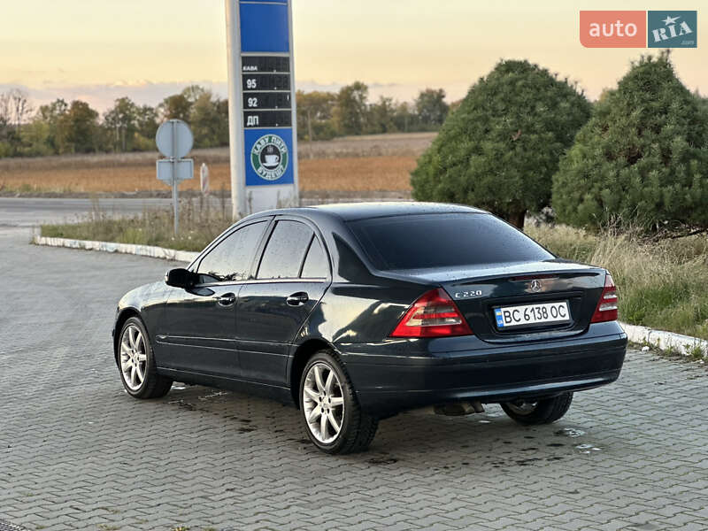Седан Mercedes-Benz C-Class 2001 в Жовкве