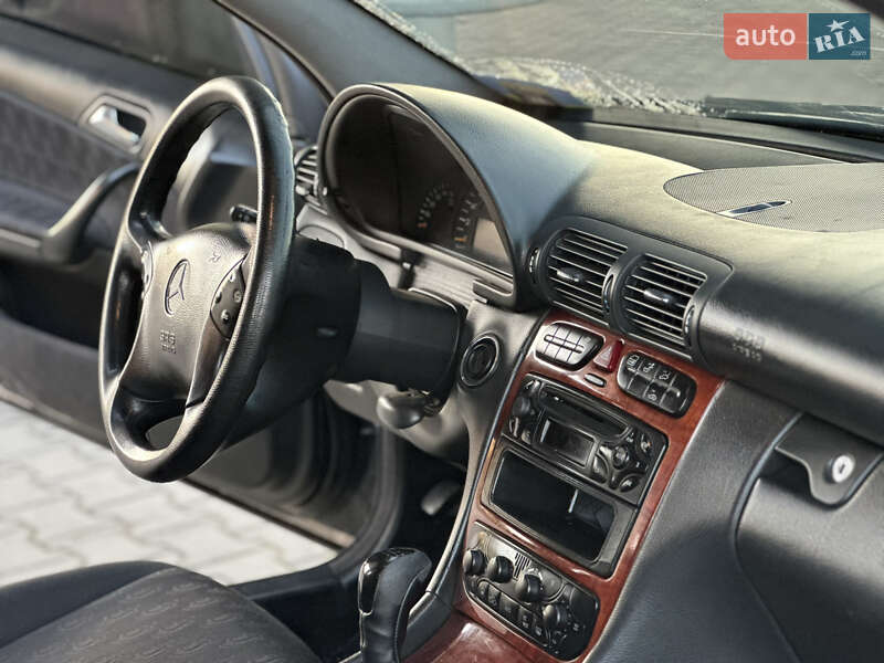 Седан Mercedes-Benz C-Class 2001 в Жовкве