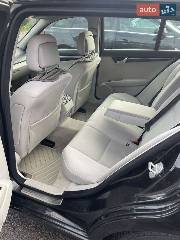 Универсал Mercedes-Benz C-Class 2009 в Луцке