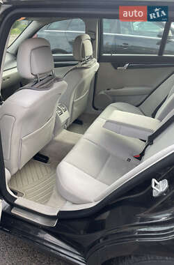 Універсал Mercedes-Benz C-Class 2009 в  фото 5 Універсал Mercedes-Benz C-Class 2009 в
