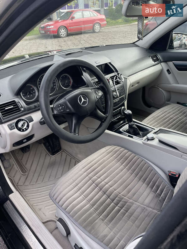 Универсал Mercedes-Benz C-Class 2009 в Луцке
