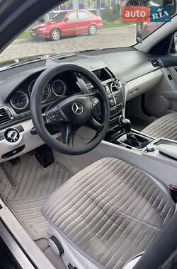 Універсал Mercedes-Benz C-Class 2009 в  фото 4 Універсал Mercedes-Benz C-Class 2009 в