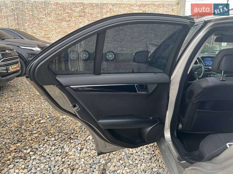 Седан Mercedes-Benz C-Class 2007 в Коломые