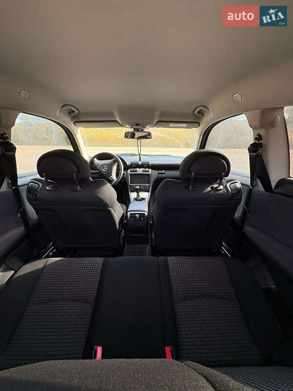 Купе Mercedes-Benz C-Class 2005 в Новояворовске